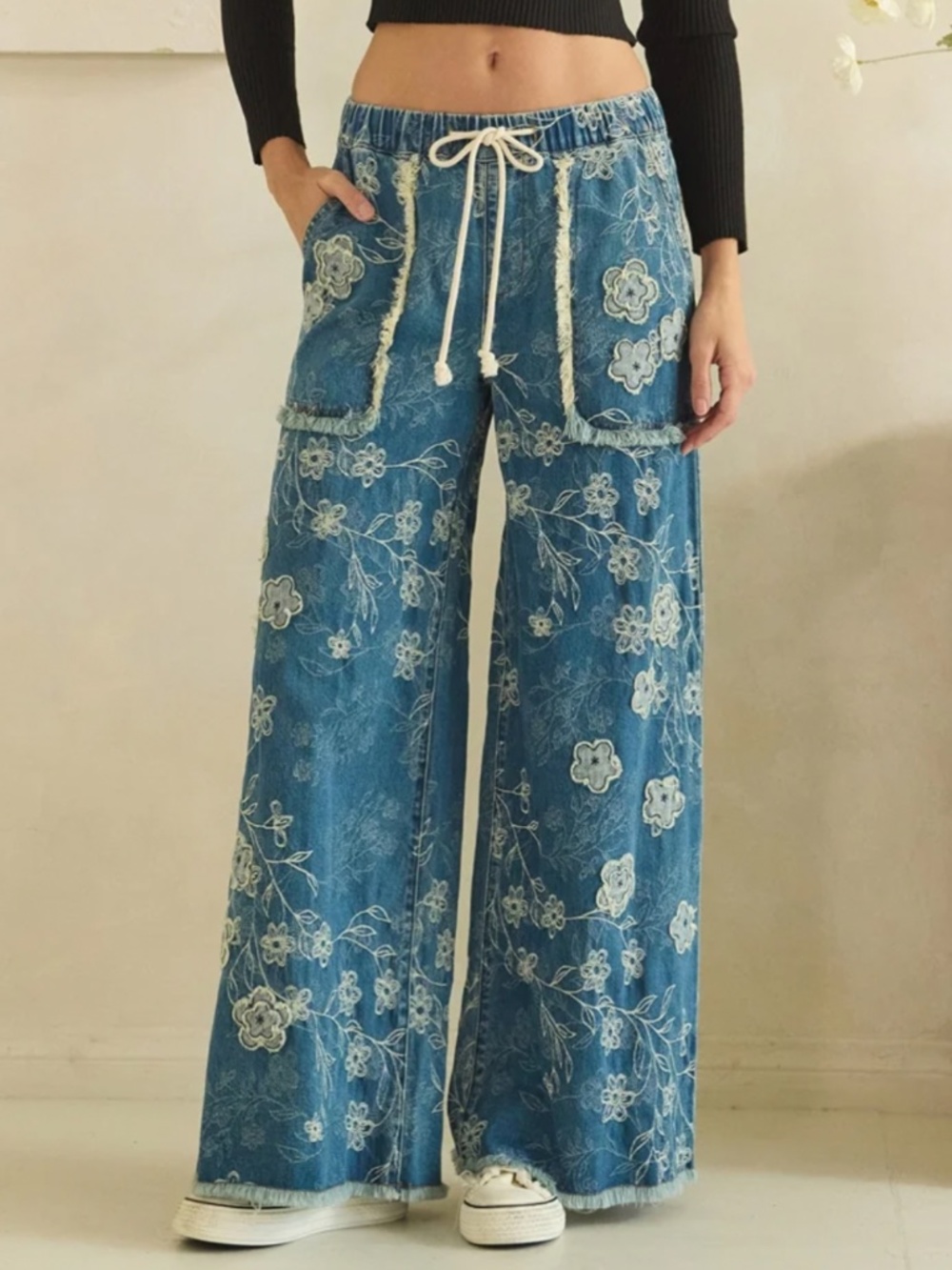 ❤️ OLI & HALI “ Alexandria “OLI AND HALI FLORAL PATCH EMBROIDERED DENIM PANTS 35 - Picture 3 of 7